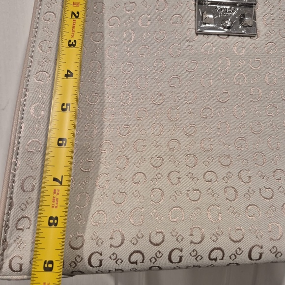 *BNWOT* Guess Shoulder Bag - Picture 5 of 6